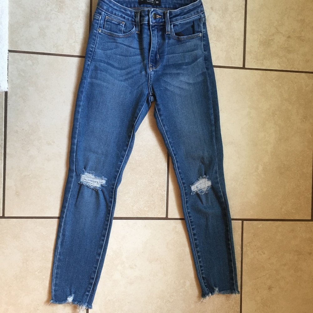 Just Black Denim distressed skinny jeans 25